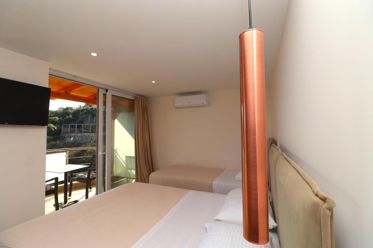 Fegi Rooms Himare Exterior photo