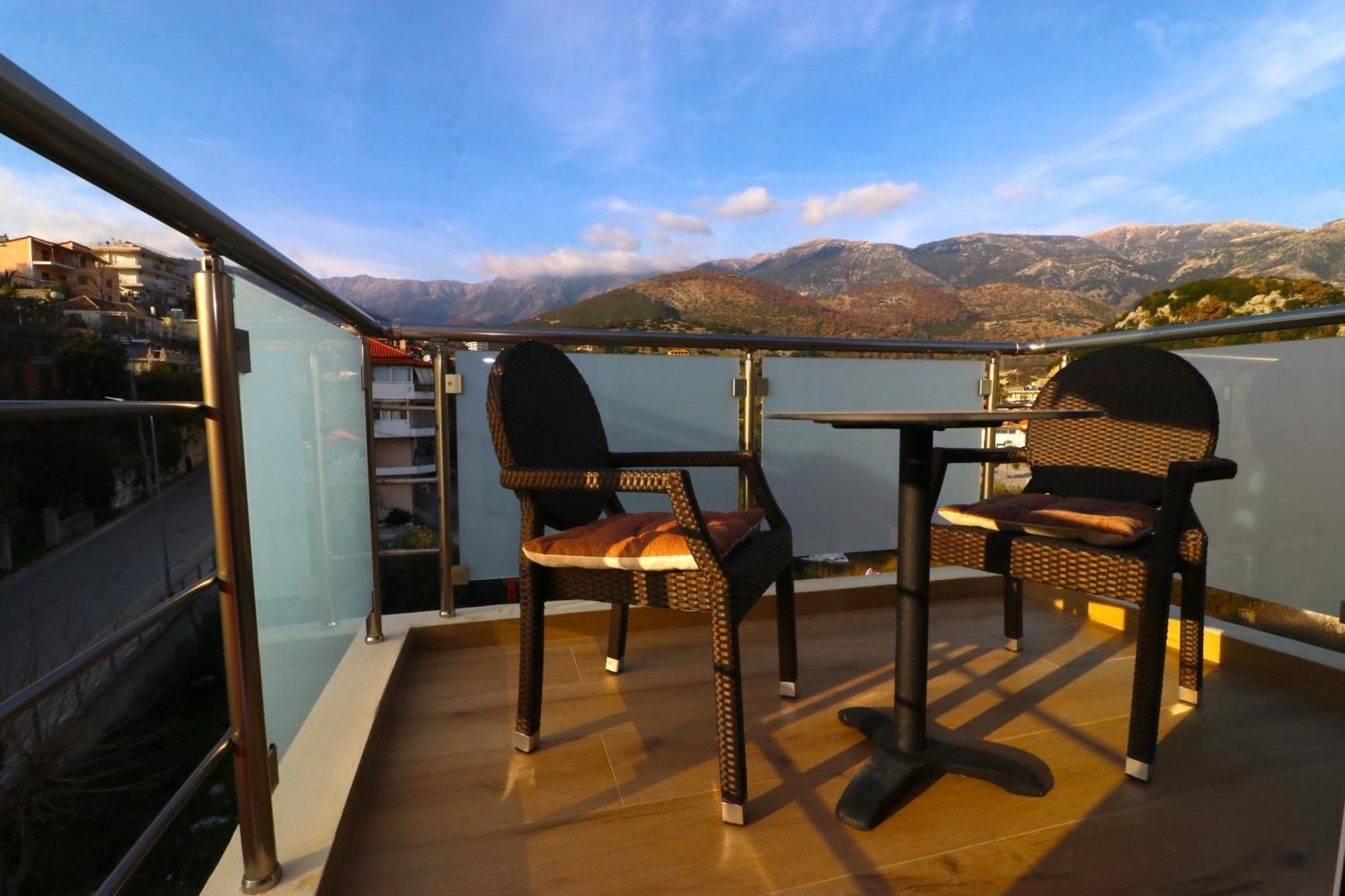 Fegi Rooms Himare Exterior photo