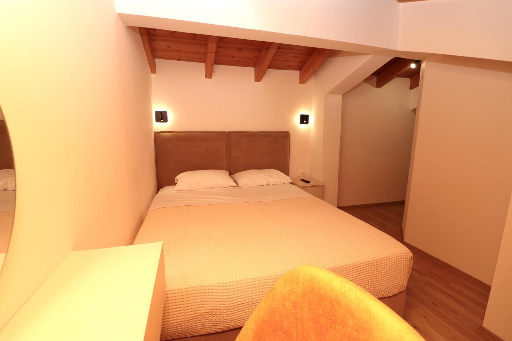 Fegi Rooms Himare Exterior photo