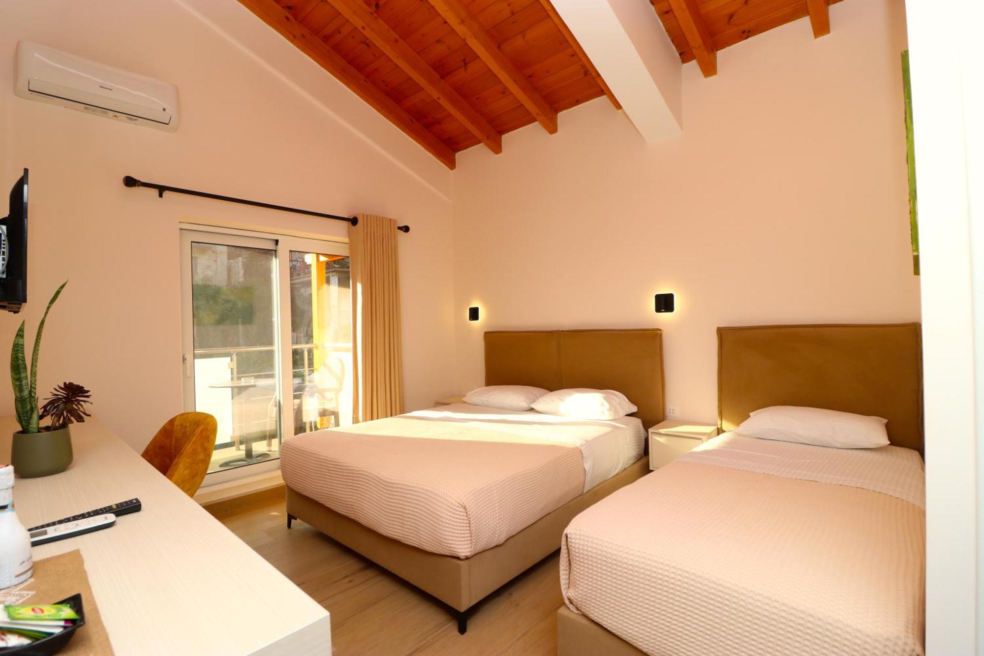 Fegi Rooms Himare Exterior photo