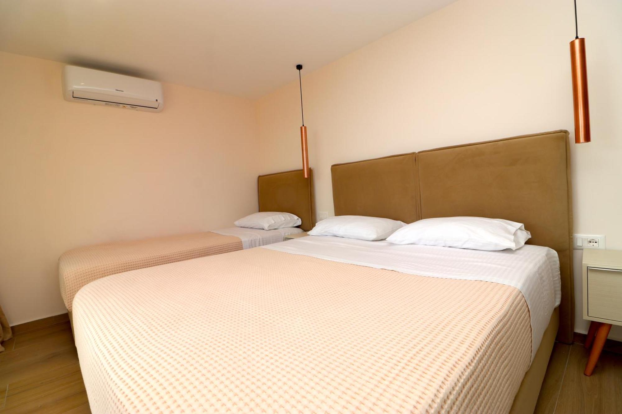 Fegi Rooms Himare Exterior photo